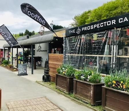 The Prospector Lawrenceモーテル エクステリア 写真