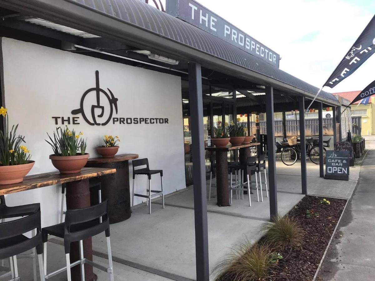 The Prospector Lawrenceモーテル エクステリア 写真