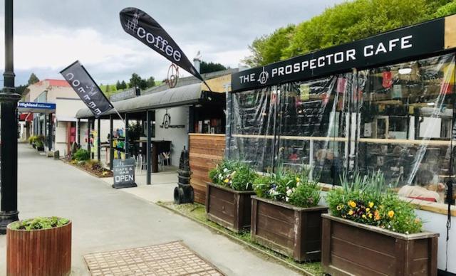 The Prospector Lawrenceモーテル エクステリア 写真